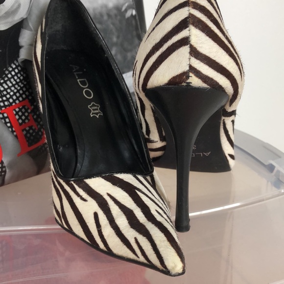 Zebra cow leather black & white point toe shoes - Picture 3 of 6